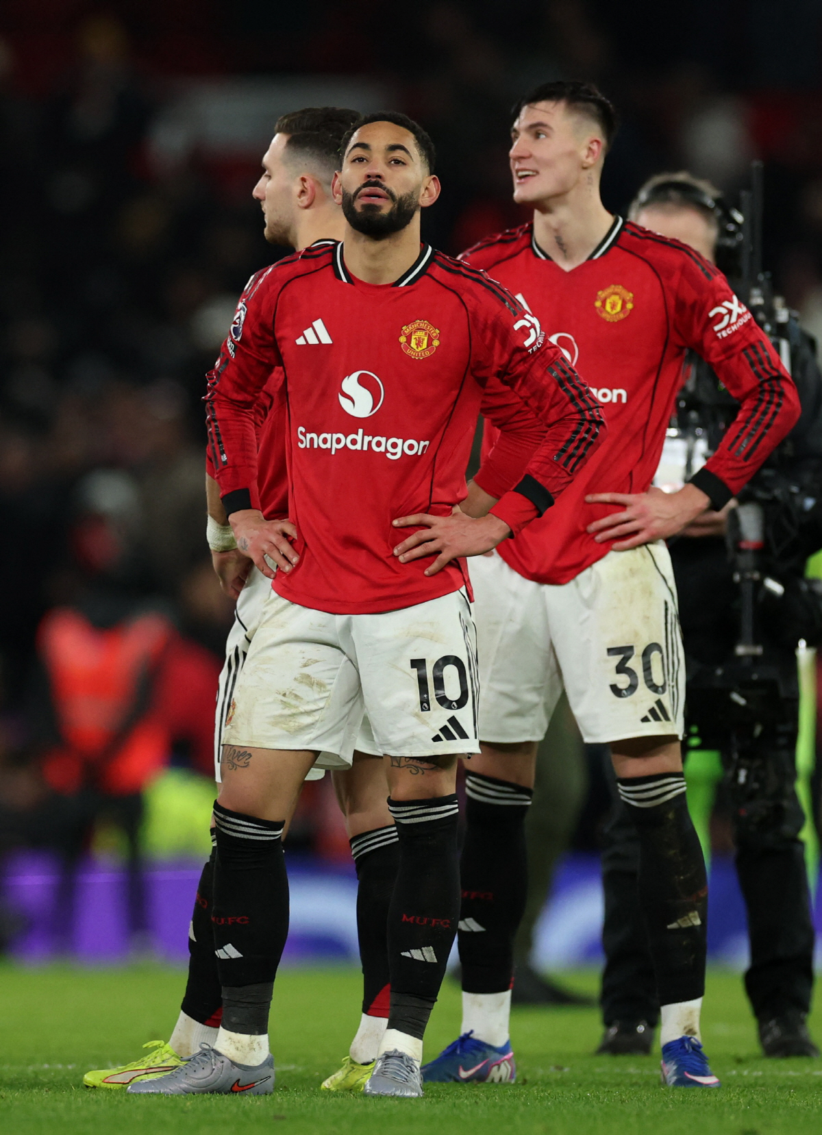 얘도 그냥 호일룬이네! 맨유만 오면 박살나는 ST들…꼴찌팀에 졸전→"셰슈…