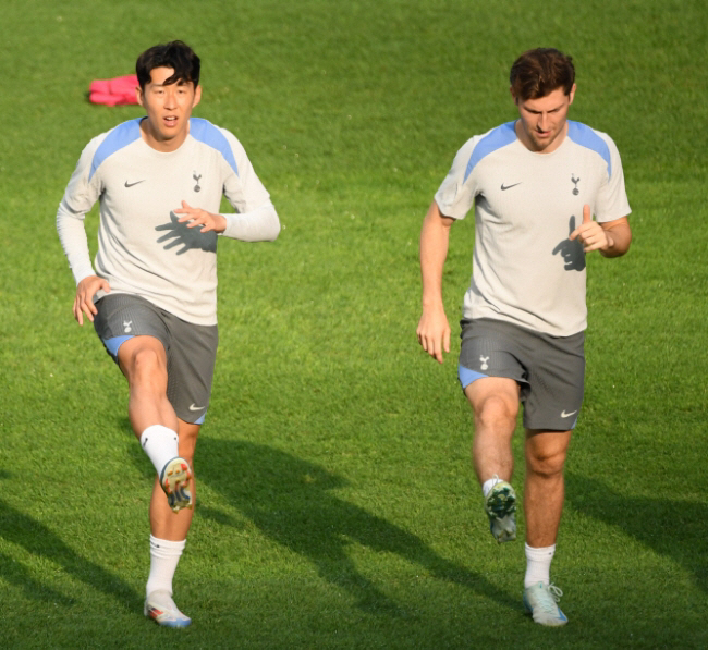 '쏘니, 나도 나갈까?' 손흥민 '토트넘 최애 절친'마저 떠난다...프랑…
