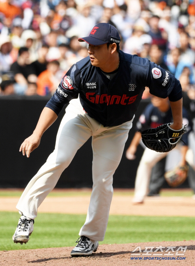 3년간 162⅓이닝 헌신한 37세 마당쇠, 팀내 FA라곤 한명 뿐인데…결…