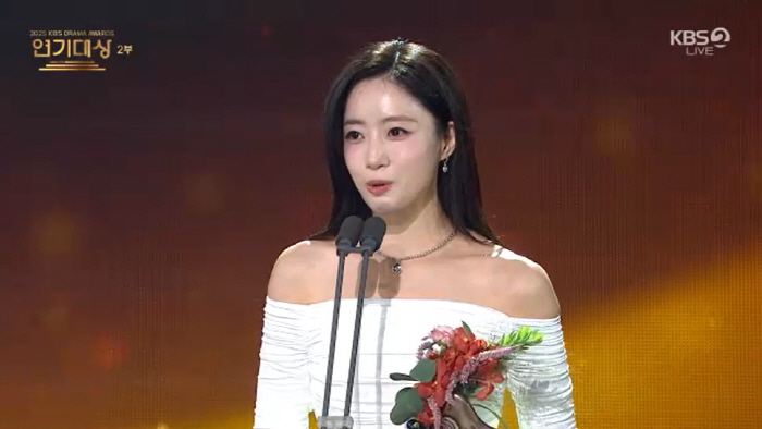 함은정, 결혼 한 달만 겹경사 맞았는데…"♥김병우 감독과 대화 안 해" …