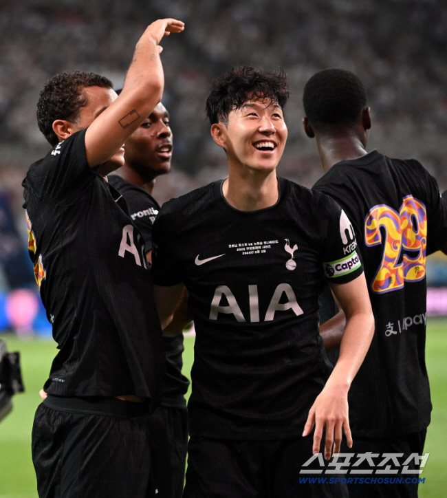 'SON을 존경한' 존슨 매각 기정사실, 이적료 3500만파운드 토트넘 …