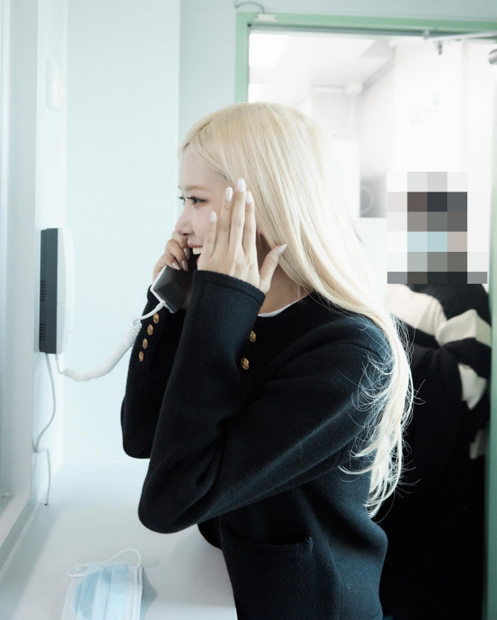 로제의 X마스는 '급이 달랐다'…서울대 어린이병원서 보낸 하루 "한가득 선물받고 온 기분"