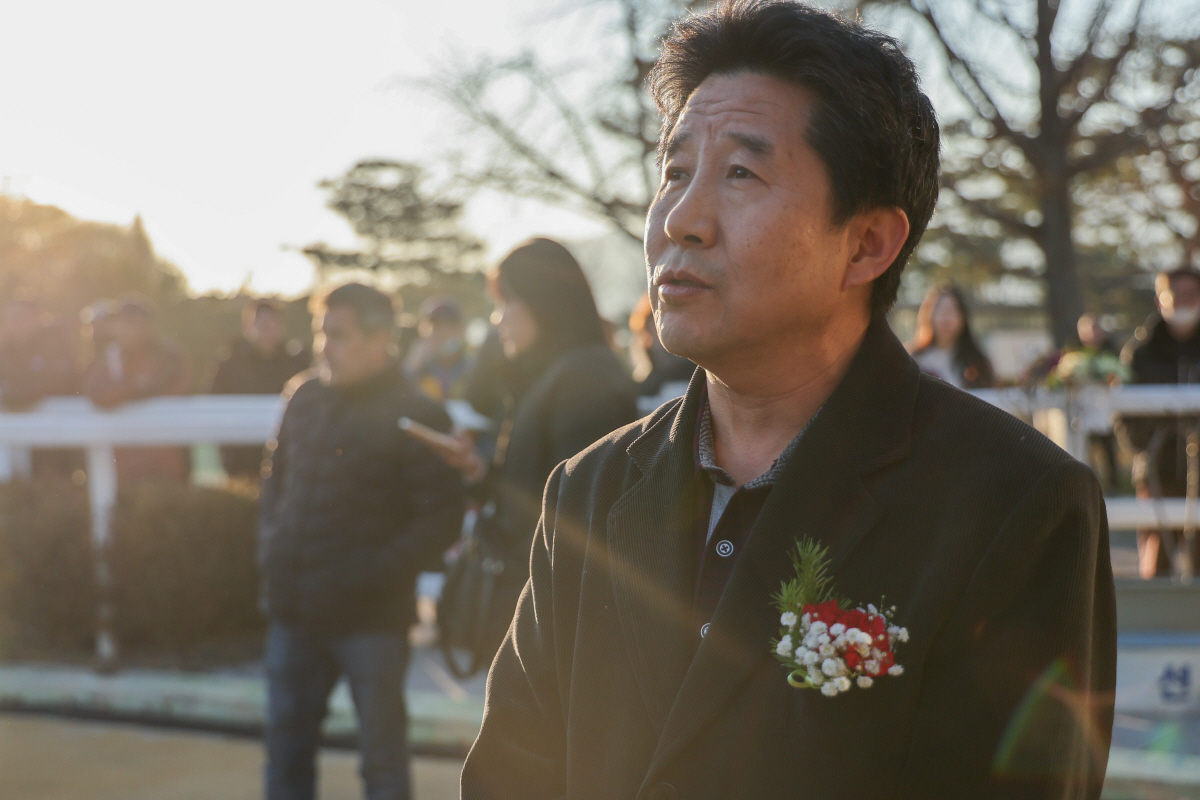 [경마]연말 서울경마 빛낸 쌍경사… 정정희 기수 200승·박윤규 조교사 …