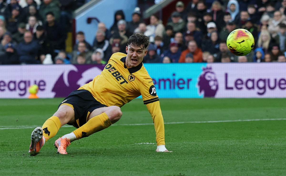 '이럴 수가' 손흥민 前 스승, '韓 마지막 희망' 황희찬 위기에 불붙이…