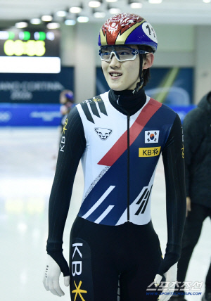 '붉은 말의 해'를 연 태극전사들, 새벽 깨운 진천선수촌 훈련 열기...시작은 '눈과 얼음의 무대' 동계올림픽, 단단했던 선수들 각오[신년 훈련 공개]