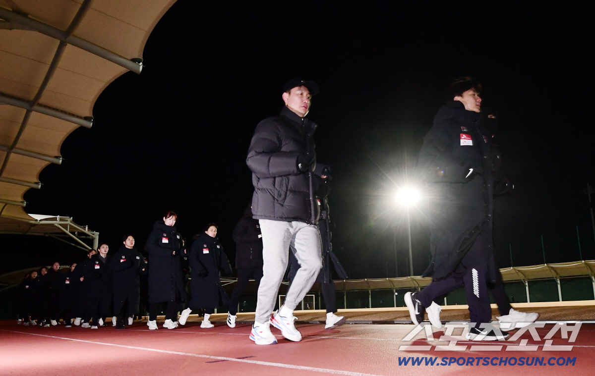 '붉은 말의 해'를 연 태극전사들, 새벽 깨운 진천선수촌 훈련 열기...…