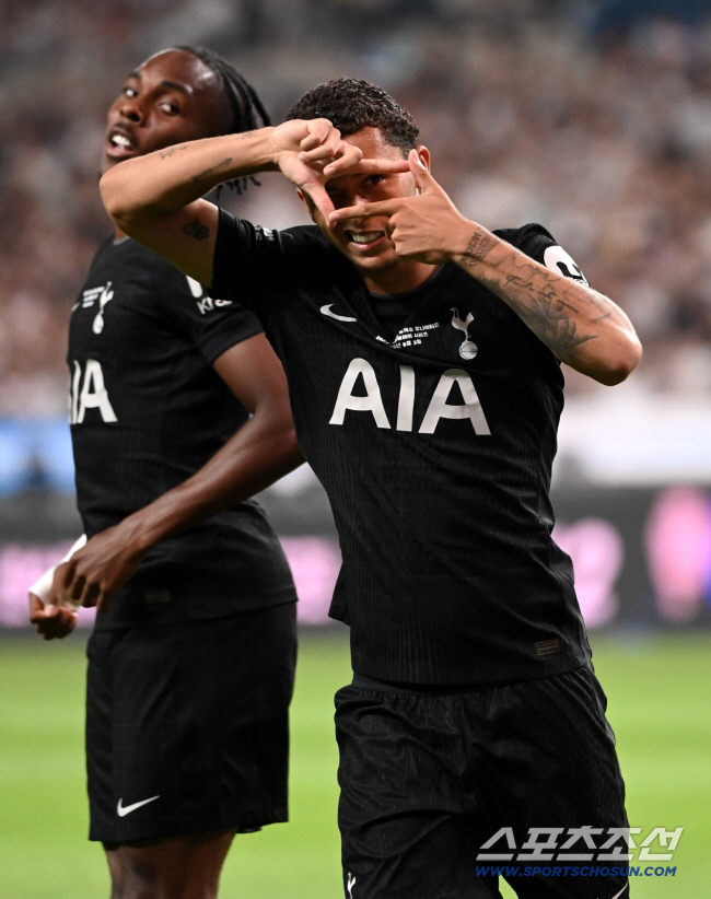 손흥민 '눈물 펑펑' 존슨, 토트넘 떠난다! 'BBC 독점' 680억 팰…