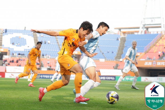 [단독]"부천→제주→부천" 더비팀 넘나든 '역사상 가장 유별난 커리어' …