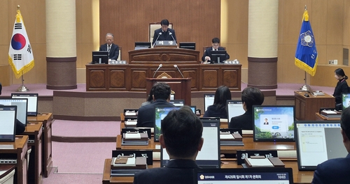 전주시의회, '동료 시의원들 비판' 한승우 의원 징계안 상정
