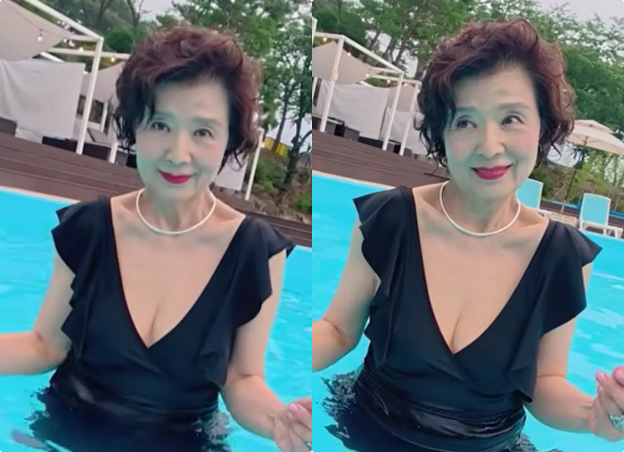 윤미라, 73세 맞아? 볼륨감 넘치는 수영복 몸매 