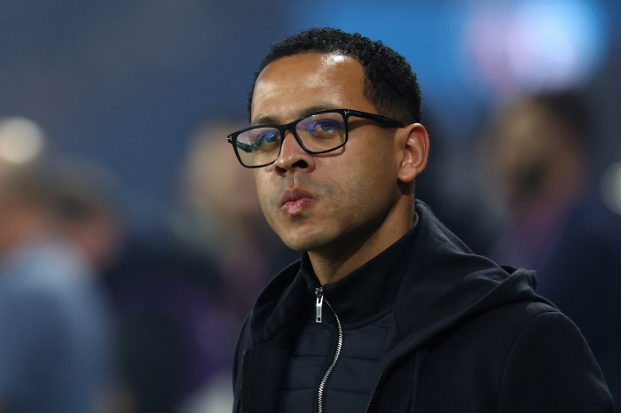 '클럽월드컵 우승' 마레스카 전격 경질한 첼시, 후임엔 '41세' 로세니어 '유력'...파브레가스, 사우스게이트 등도 '유력 후보'