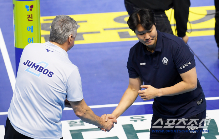 시대가 바뀌었나? '명장'보다 '소통'의 시대, 사령탑 교체→반등의 매직될까
