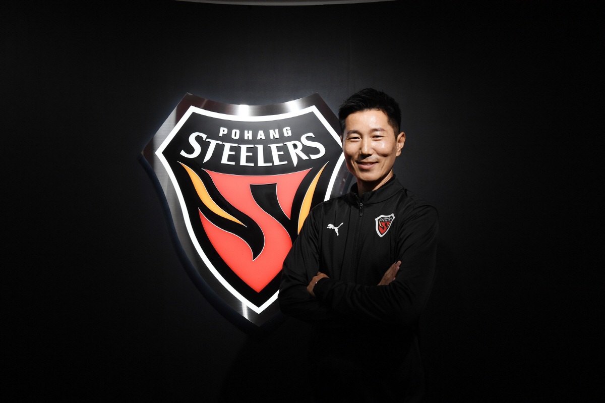 [오피셜]'영일만 지단이 돌아왔다' 포항, 김재성 코치 가세...2026…