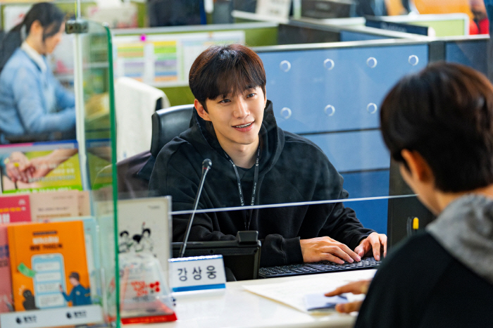 K-히어로 도전 성공적..이준호 '캐셔로', 넷플릭스 글로벌 2위