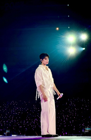 [청룡랭킹] 압도적 차은우, 추격하는 변우석 하반기 트로피는 누가 차지할까?