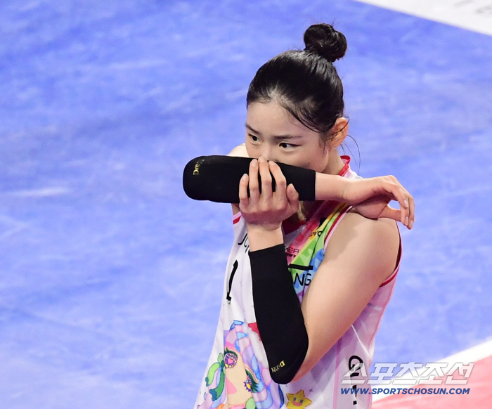 '김연경 은퇴로 걱정했는데…' 제자가 왔다, V리그는 무사했다...'신의 한수' 된 OK저축은행의 부산행