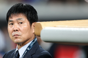 '카타르월드컵 16강전 승부차기 치명적 실수' 트라우마가 된 日 감독의 반성 