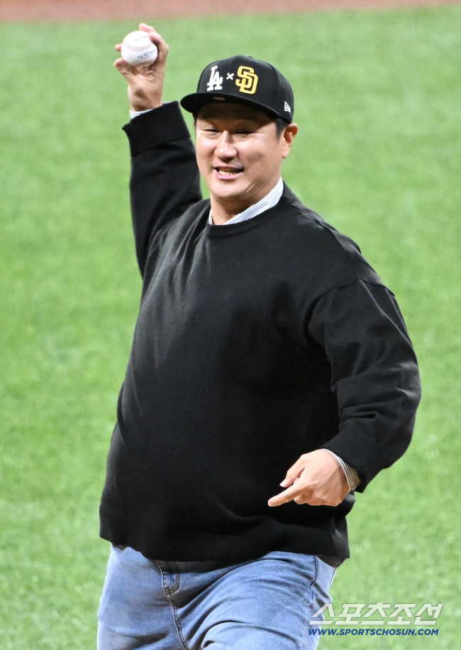 "이대호 코치가 온다!" 깜짝 발표에 열광, 조선의 4번타자 등장에 모두…