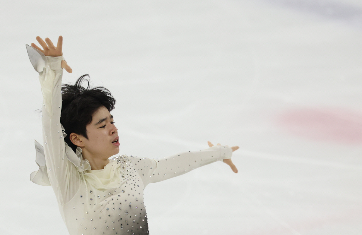 피겨 차준환, 올림픽 2차 선발전 쇼트 1위→밀라노행 청신호...여자부 …