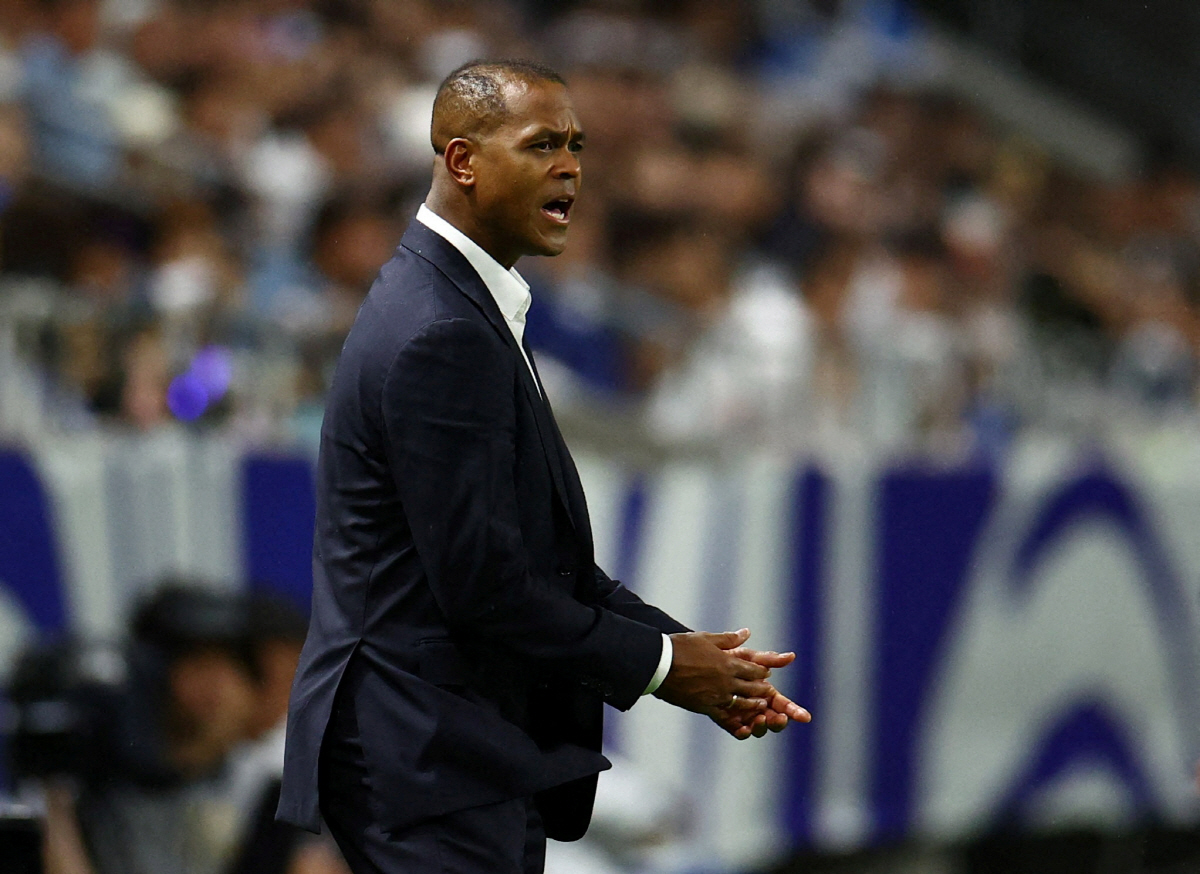 [오피셜]'韓 지도자' 신태용 경질→'레전드 선수' 클루이베르트 폭망! …