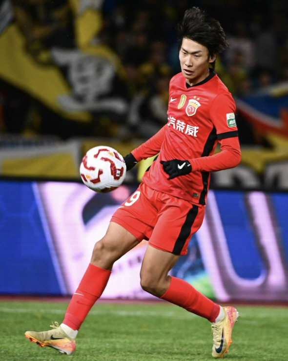 中 신났다! '새로운 희망!' 2005년생 독일 분데스리가 관심…이적료 …