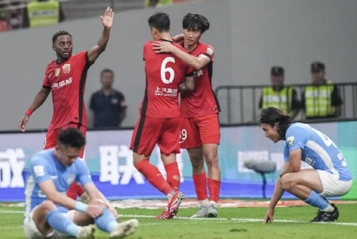 중국에도 드디어 희망이! '린가드 앞에서 와르르' 中 특급 유망주, 유럽…