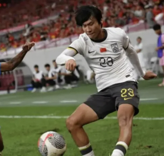 중국에도 드디어 희망이! '린가드 앞에서 와르르' 中 특급 유망주, 유럽…