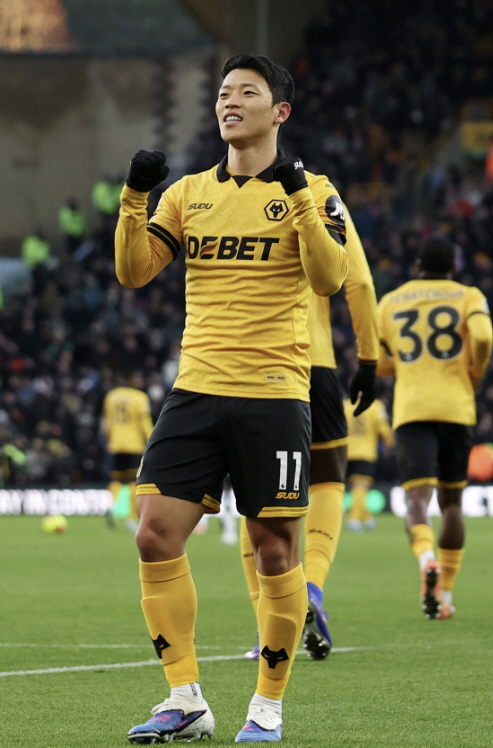 '강등 확률 99.84%' 꼴찌 탈출 열쇠 '1골 1도움' 황희찬→아쉬운…