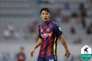 [단독]'FA 중원사령관' 한찬희,수원FC와 계약 합의...새시즌에도 수원FC 박건하호와 동행