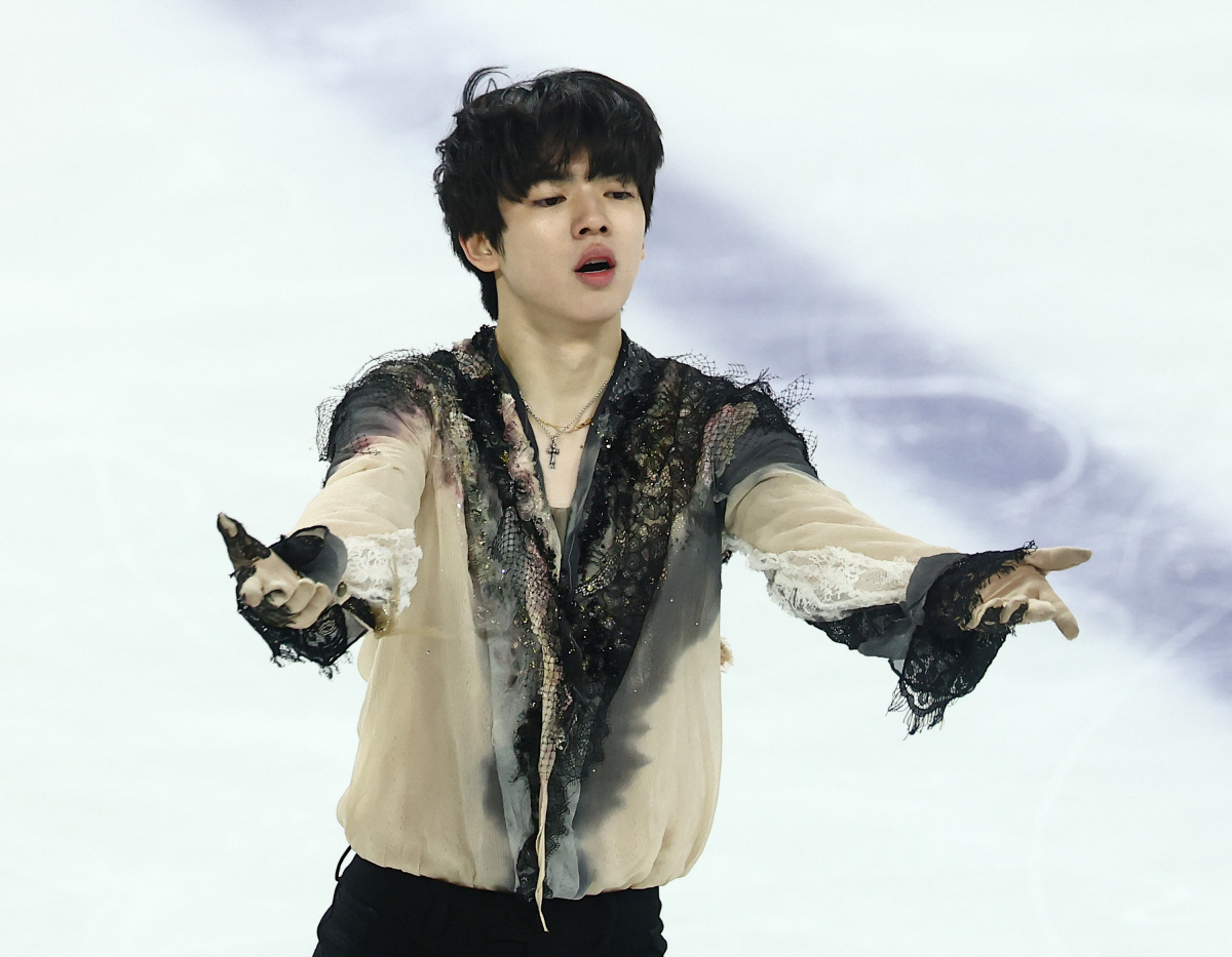 '피겨 왕자' 차준환, 세 번째 올림픽 진출 성공 "힘든 시간 있었지만.…