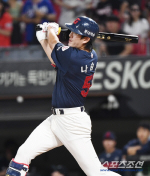 두자릿수 홈런 도전? 주전도 위태롭다…