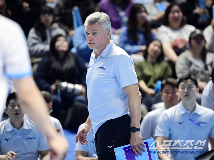 "될 거라고 생각했는데…" 임동혁-러셀 동반 출격→20점 고지도 힘겨웠다