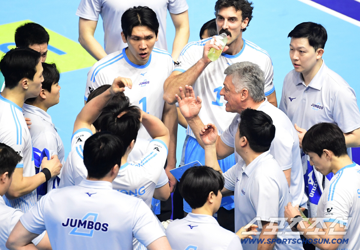 "될 거라고 생각했는데…" 임동혁-러셀 동반 출격→20점 고지도 힘겨웠다