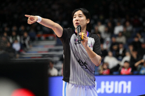 MVP 변소정 뉴 3점여왕 이소희 박소희 투 스몰 세리머니 최윤아 감독 발차기 시전. 1박2일의 농구 판타지. WKBL 올스타전