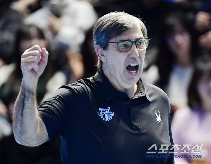 "기술의 배구가 피지컬 배구를 이겼다"…대한항공 승부수 무력화, 선두 추격 시작됐다