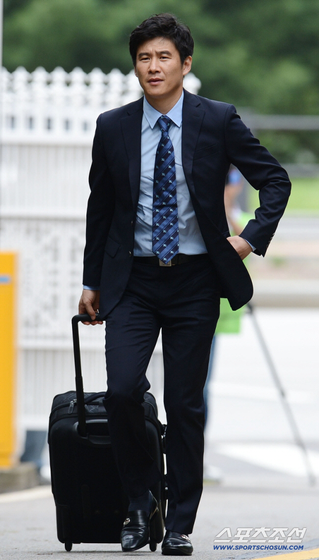 '수원삼성 레전드→수원FC 지휘봉'박건하 감독"승격 도전 위해 결심...…