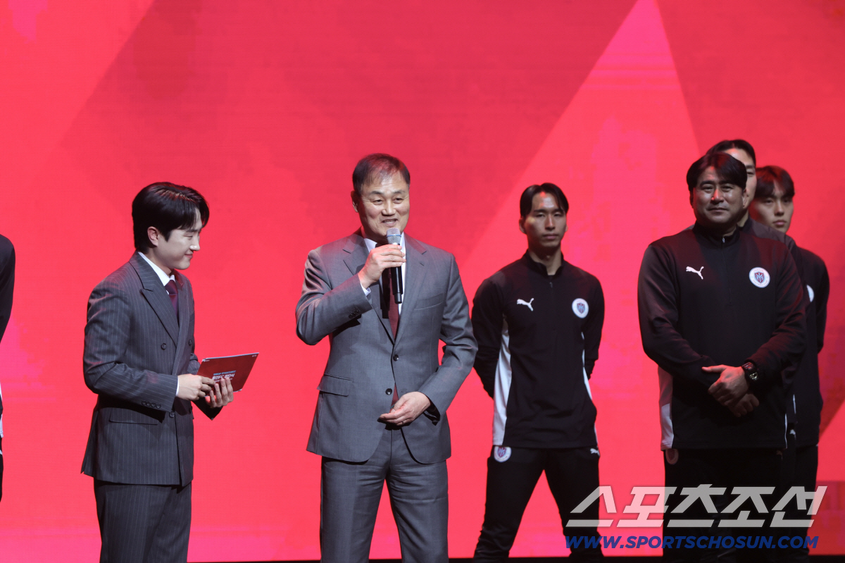 "용인에 유전 터졌나요?" 디렉터 이동국이 밝히는 '폭풍 영입' 비하인드…