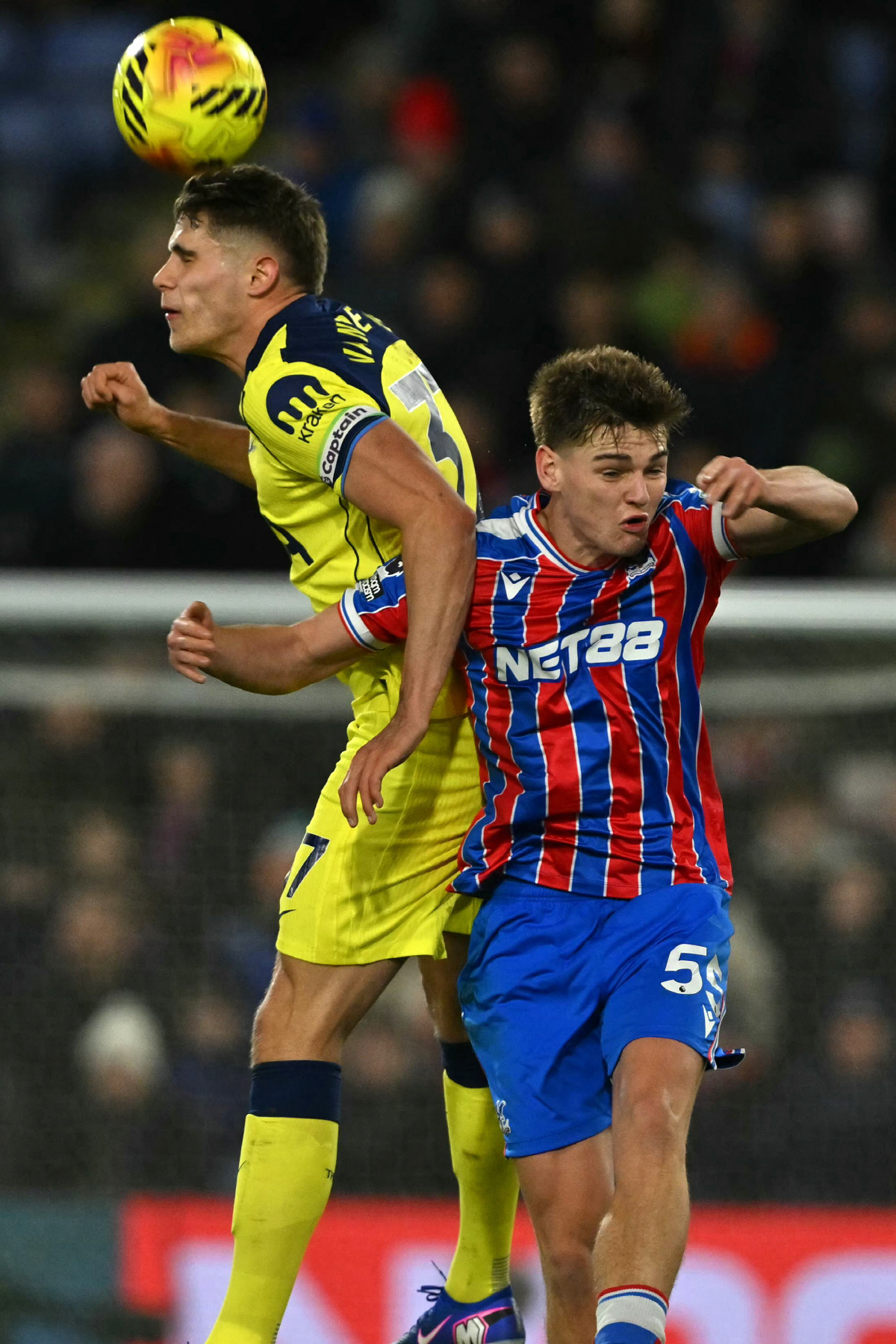 '대폭망' 쫄딱 망했수다! '기둥' 반더벤 레알 이적→"어떻게든 묶어두려…