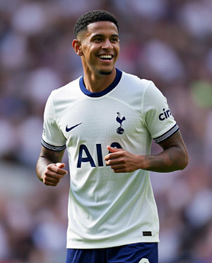 초대박? 손흥민 존슨 다 떠나니 '베일급 공격수' 온다→맨시티 초긴장…