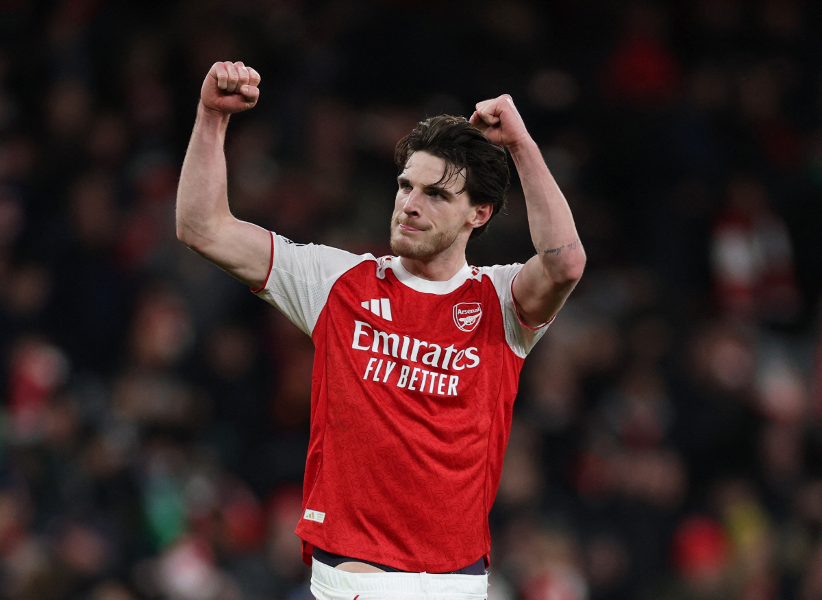 英 BBC 대서특필! "흥민이형 여기에 사인 좀..." 유니폼 모으던 미…