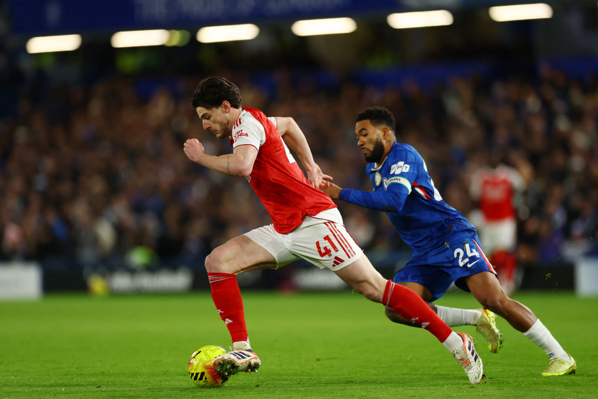 英 BBC 대서특필! "흥민이형 여기에 사인 좀..." 유니폼 모으던 미…