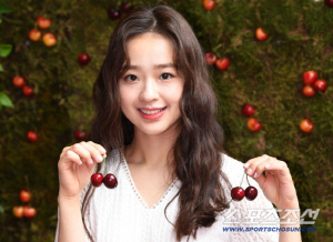 손연재, 끝없는 '돈자랑'하더니..육아 브랜드 협찬 속 미혼모에 육아 용품 기부