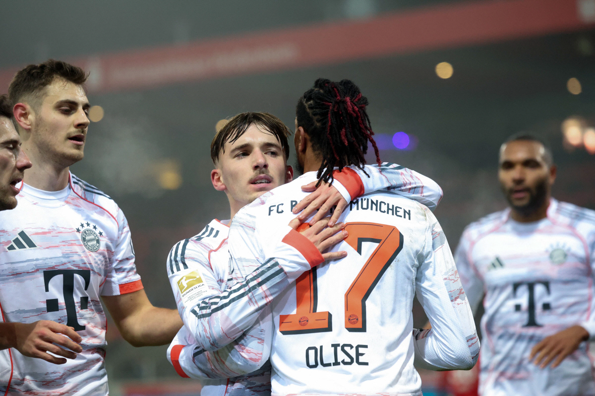 "바이에른 뮌헨에서 잘해서 레알 마드리드 가겠습니다" 콧수염 난 17살 …