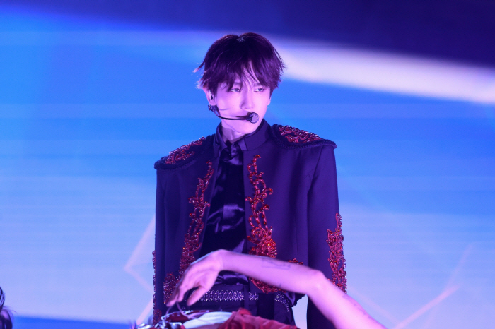 백현, 3일 전석 매진 속 앙코르 콘서트 최종 피날레…"내 세상은 팬들로 가득"