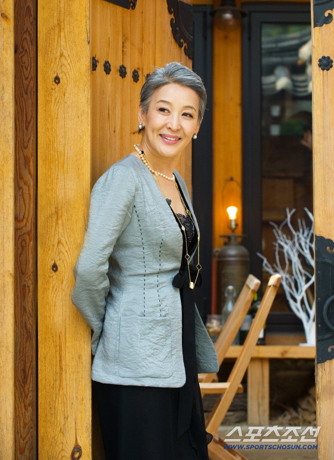 안성기 별세..이순재→윤석화까지 연이어 떠난 연예계 큰 별들 [SC이슈]