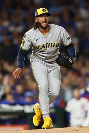 '악의 제국' 욕심은 끝이 없다...밀워키-마이애미 에이스 전부 데려가나