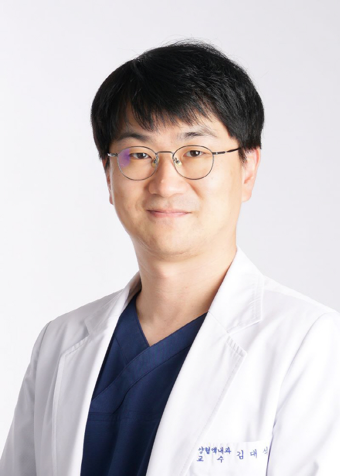 국민배우 안성기 투병 혈액암, 어떤 질환이길래?