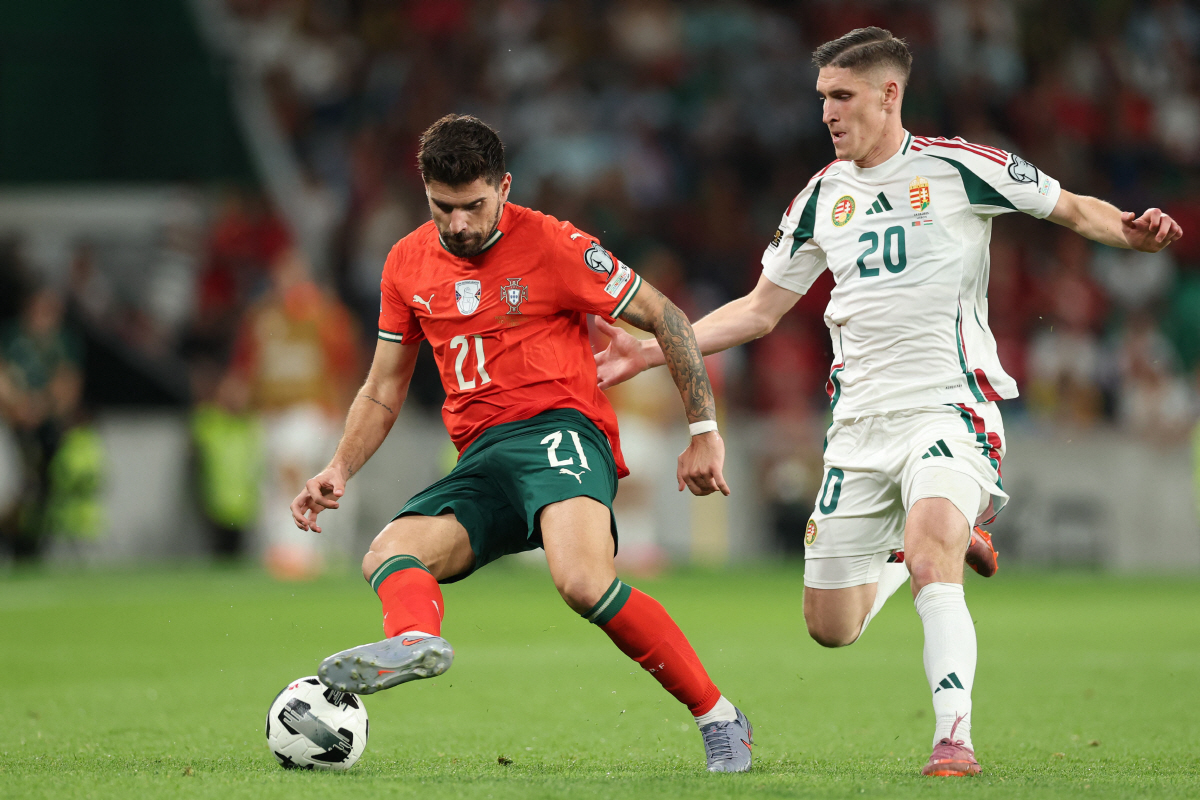 손흥민 2000억 어떻게 거절했나...'연봉 330억' 황희찬 前 동료,…