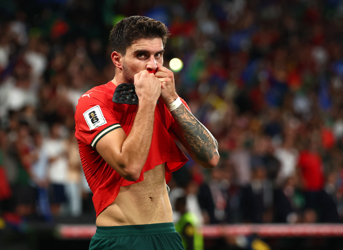 손흥민 2000억 어떻게 거절했나...'연봉 330억' 황희찬 前 동료,…