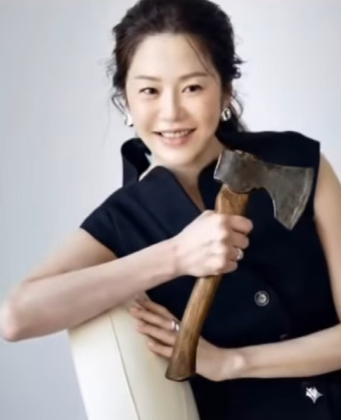 고현정 맞나 도끼·쩍벌 AI 영상에 팬들 술렁…"내릴까요?"